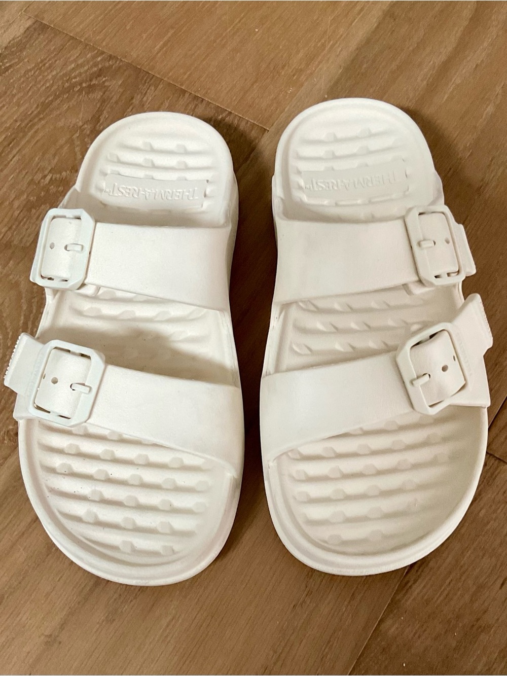 Freewaters x Therm-a-Rest Cloud9 Explorer Bone EVA Foam Slides Sandals Women 7